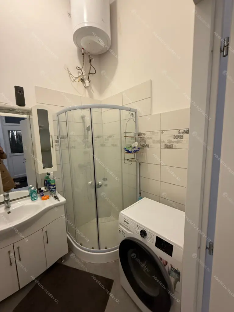 Kiadó albérlet 125000 Ft/hó áron: Budapest, VII. kerület  Csengery utca. Mérete: 58 nm, 3 szobás | Alberlet.hu - 6679659