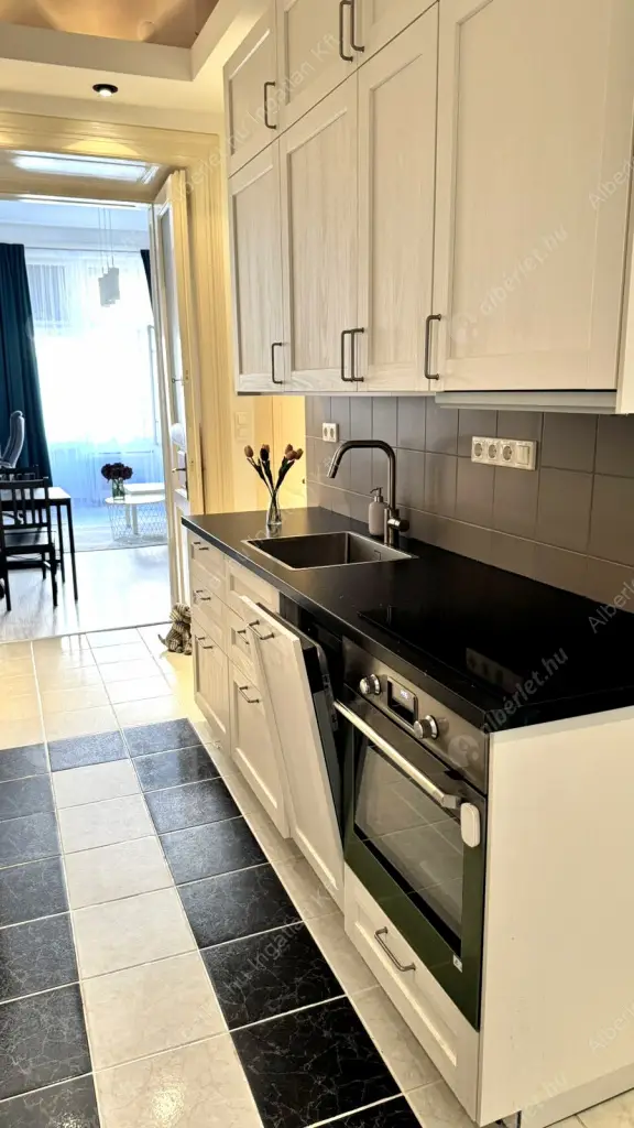 Kiadó albérlet 250000 Ft/hó áron: Budapest, VII. kerület  Cserhát utca. Mérete: 43 nm, 1 szobás | Alberlet.hu - 6562511