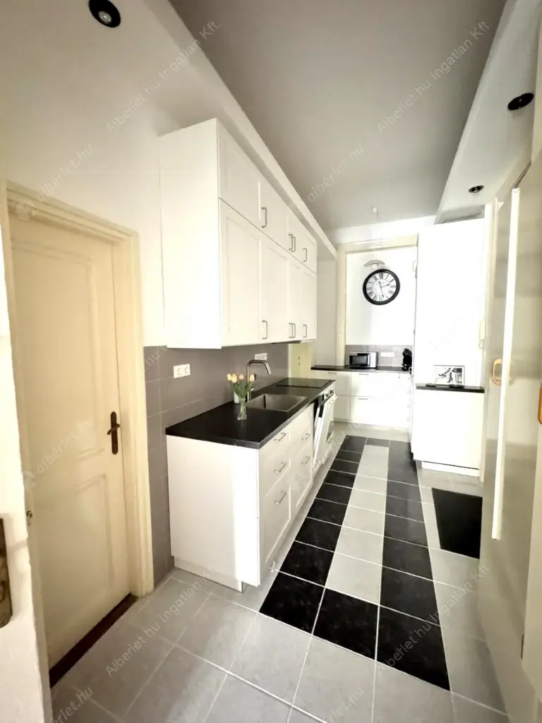 Kiadó albérlet 250000 Ft/hó áron: Budapest, VII. kerület  Cserhát utca. Mérete: 43 nm, 1 szobás | Alberlet.hu - 6562516