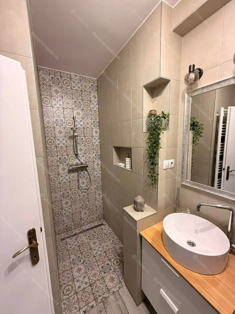 Kiadó albérlet 350000 Ft/hó áron: Budapest, VII. kerület  Damjanich utca. Mérete: 44 nm, 2 szobás | Alberlet.hu - 6659496