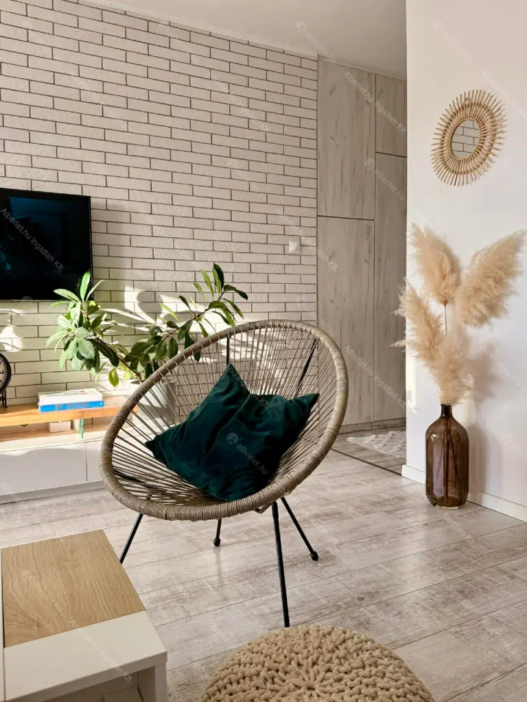 Kiadó albérlet 350000 Ft/hó áron: Budapest, VII. kerület  Damjanich utca. Mérete: 44 nm, 2 szobás | Alberlet.hu - 6659500