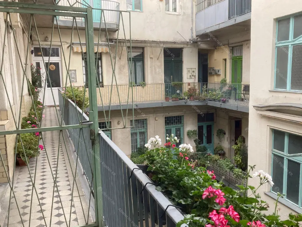 Kiadó albérlet 180000 Ft/hó áron: Budapest, VII. kerület  Damjanich utca. Mérete: 47 nm, 1 szobás | Alberlet.hu - 6706022