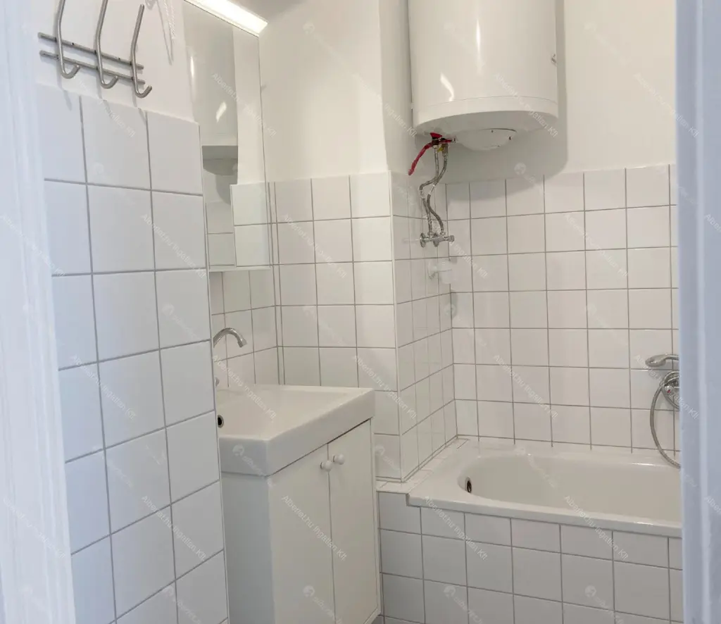 Kiadó albérlet 180000 Ft/hó áron: Budapest, VII. kerület  Damjanich utca. Mérete: 47 nm, 1 szobás | Alberlet.hu - 6706032