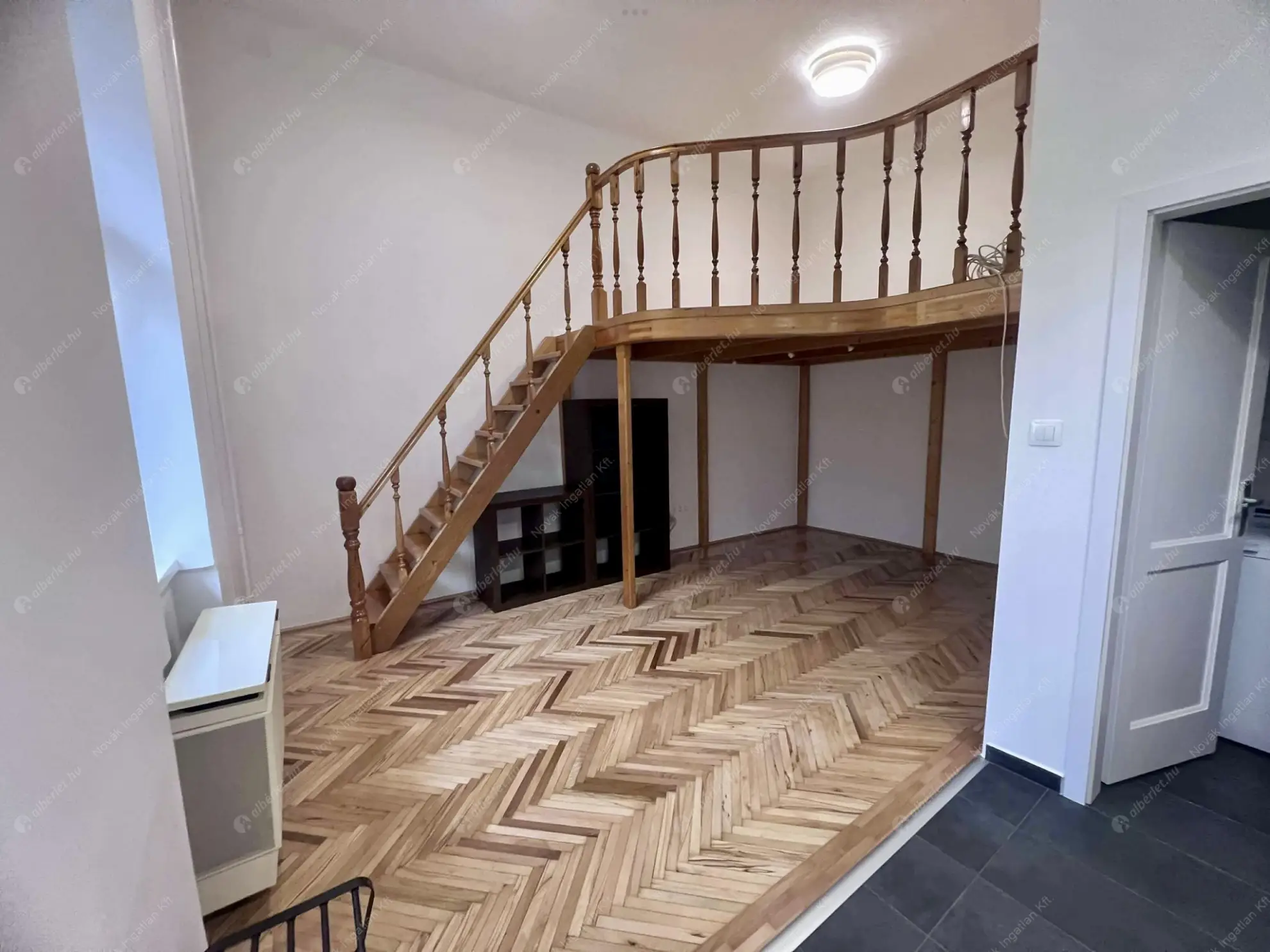 Kiadó albérlet 220000 Ft/hó áron: Budapest, VII. kerület  Dob utca. Mérete: 25 nm, 1 szobás | Alberlet.hu - 6588809