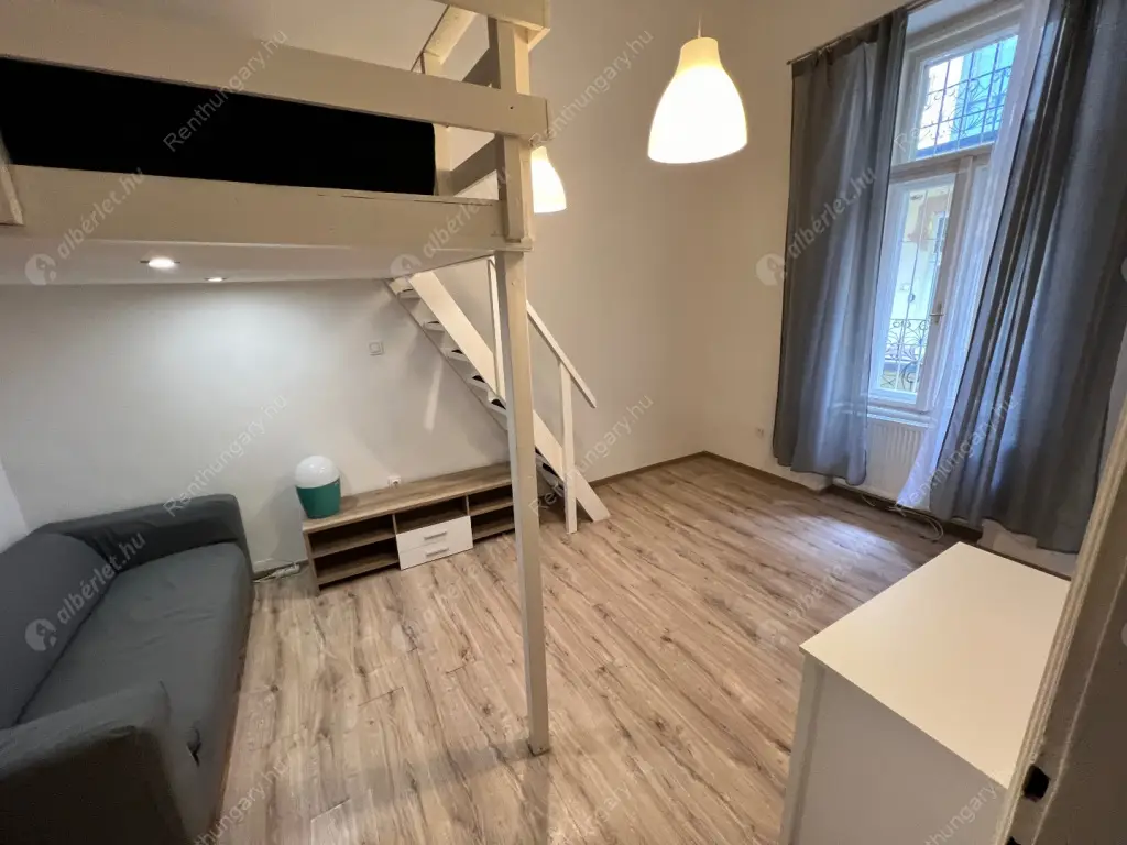 Kiadó albérlet 204000 Ft/hó áron: Budapest, VII. kerület  Dob utca. Mérete: 32 nm, 1 szobás | Alberlet.hu - 6563507
