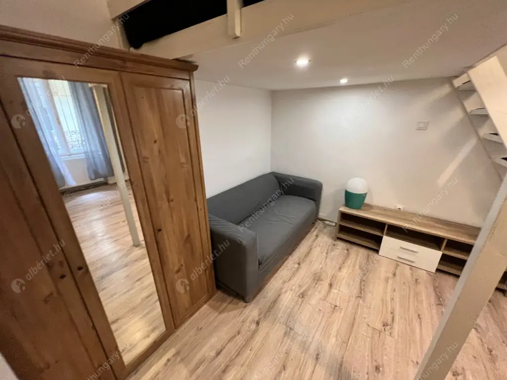 Kiadó albérlet 204000 Ft/hó áron: Budapest, VII. kerület  Dob utca. Mérete: 32 nm, 1 szobás | Alberlet.hu - 6563508