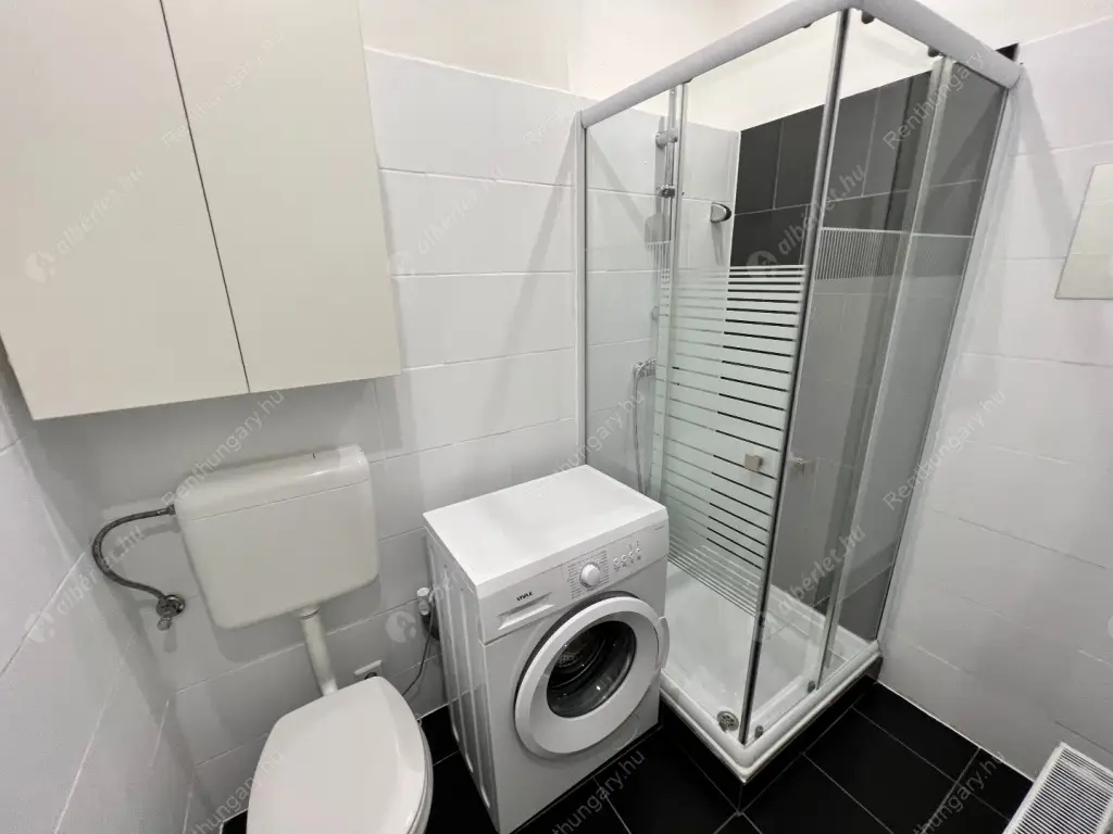 Kiadó albérlet 211000 Ft/hó áron: Budapest, VII. kerület  Dob utca. Mérete: 32 nm, 1 szobás | Alberlet.hu - 6601715