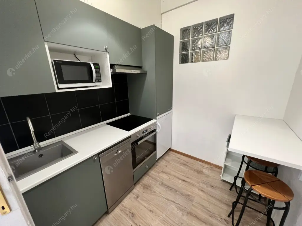 Kiadó albérlet 205000 Ft/hó áron: Budapest, VII. kerület  Dob utca. Mérete: 32 nm, 1 szobás | Alberlet.hu - 6616598