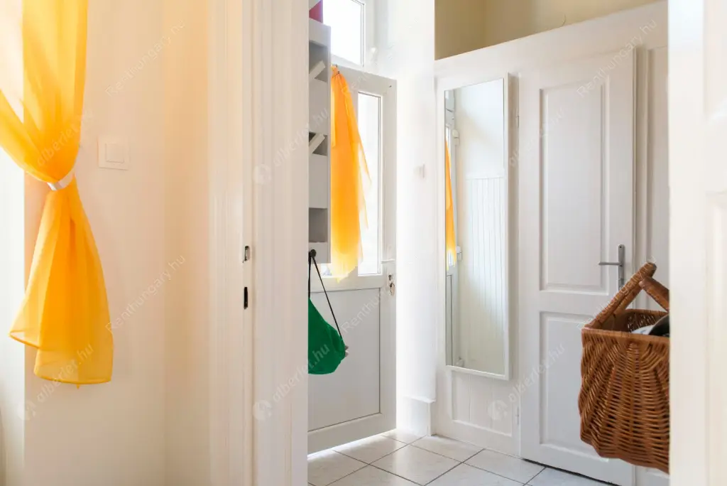 Kiadó albérlet 200000 Ft/hó áron: Budapest, VII. kerület  Dob utca. Mérete: 35 nm, 1 szobás | Alberlet.hu - 6630516