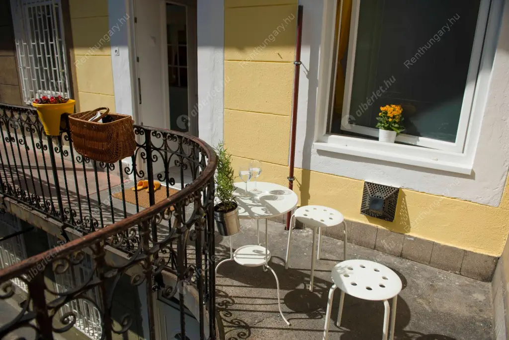 Kiadó albérlet 200000 Ft/hó áron: Budapest, VII. kerület  Dob utca. Mérete: 35 nm, 1 szobás | Alberlet.hu - 6630517