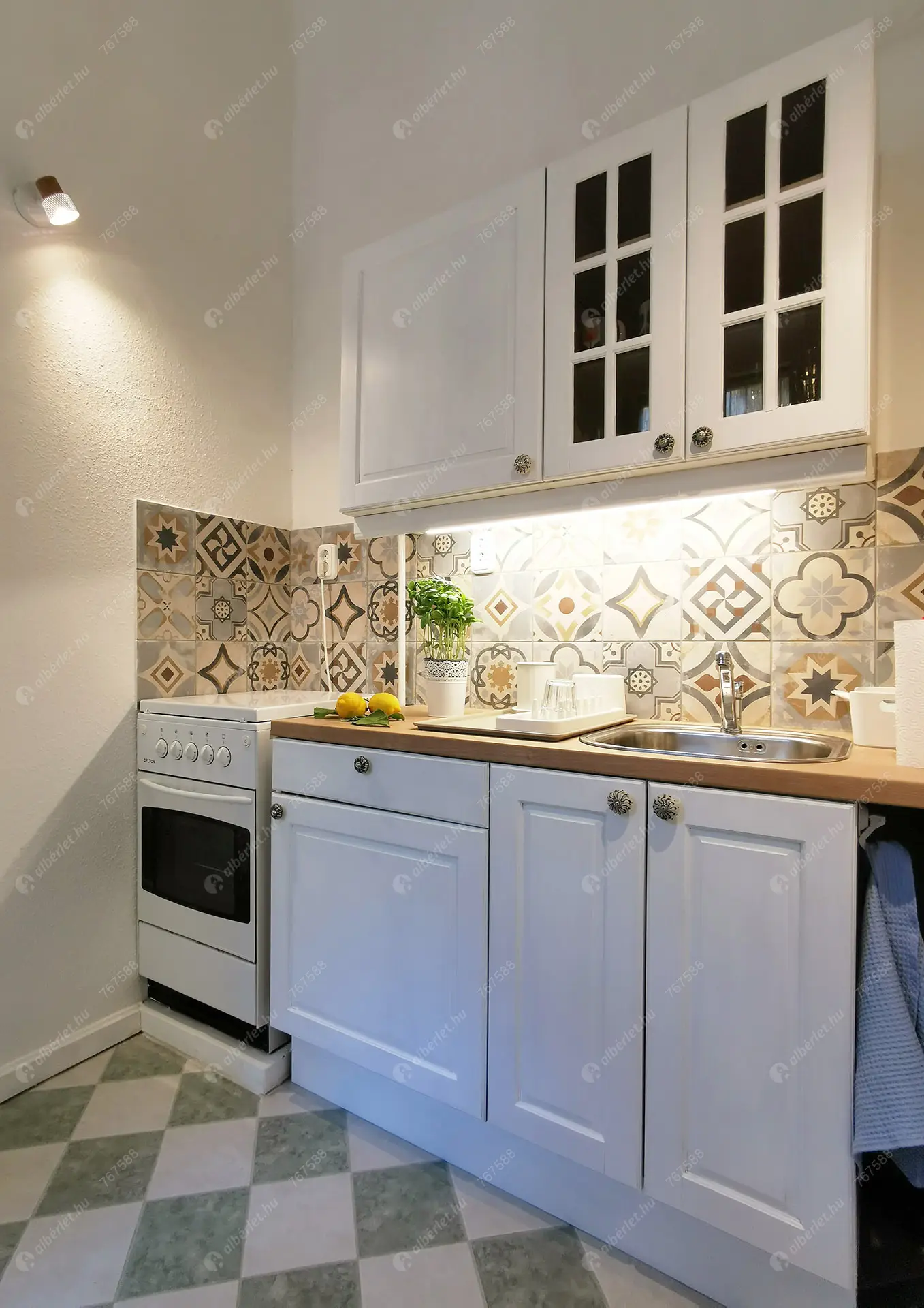 Kiadó albérlet 236000 Ft/hó áron: Budapest, VII. kerület  Dob utca. Mérete: 38 nm, 1 szobás | Alberlet.hu - 6527190