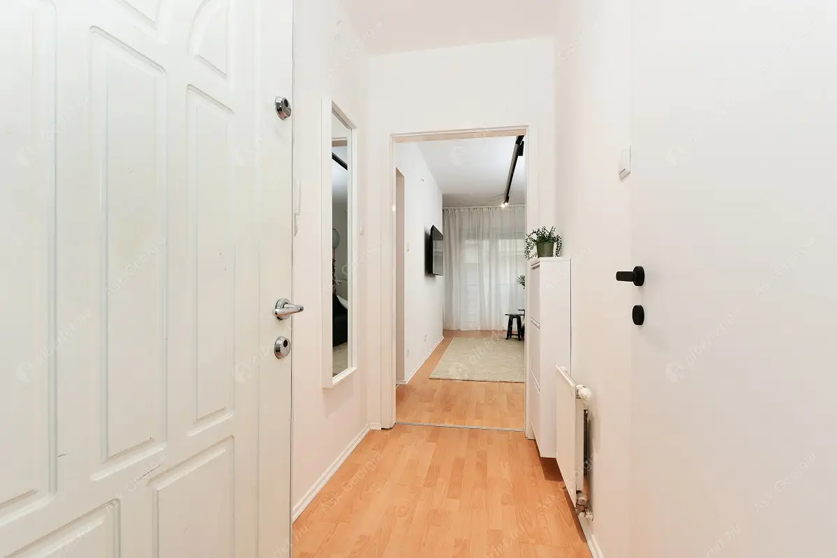 Kiadó albérlet 290000 Ft/hó áron: Budapest, VII. kerület  Dob utca. Mérete: 40 nm, 1 szobás | Alberlet.hu - 6394097