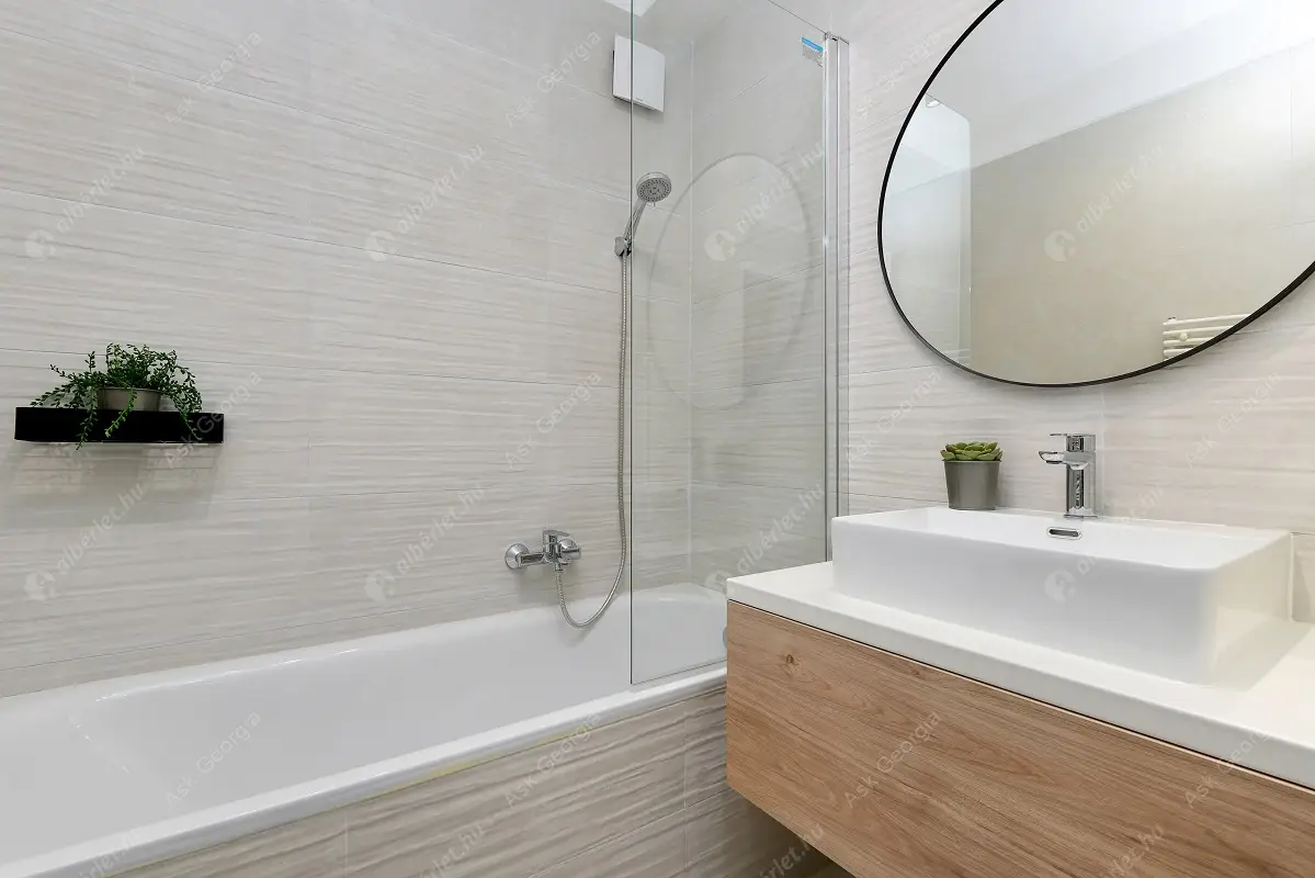 Kiadó albérlet 290000 Ft/hó áron: Budapest, VII. kerület  Dob utca. Mérete: 40 nm, 1 szobás | Alberlet.hu - 6394098