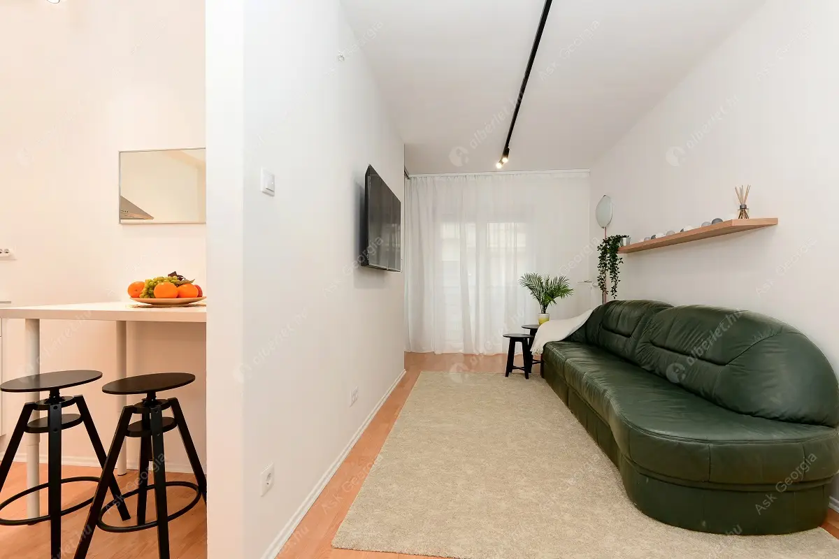 Kiadó albérlet 290000 Ft/hó áron: Budapest, VII. kerület  Dob utca. Mérete: 40 nm, 1 szobás | Alberlet.hu - 6394104