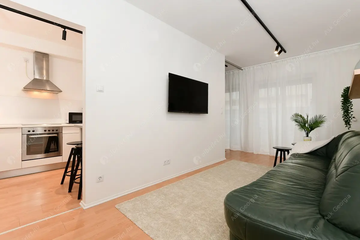 Kiadó albérlet 290000 Ft/hó áron: Budapest, VII. kerület  Dob utca. Mérete: 40 nm, 1 szobás | Alberlet.hu - 6394105