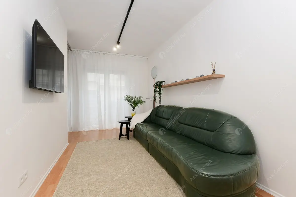 Kiadó albérlet 290000 Ft/hó áron: Budapest, VII. kerület  Dob utca. Mérete: 40 nm, 1 szobás | Alberlet.hu - 6394106