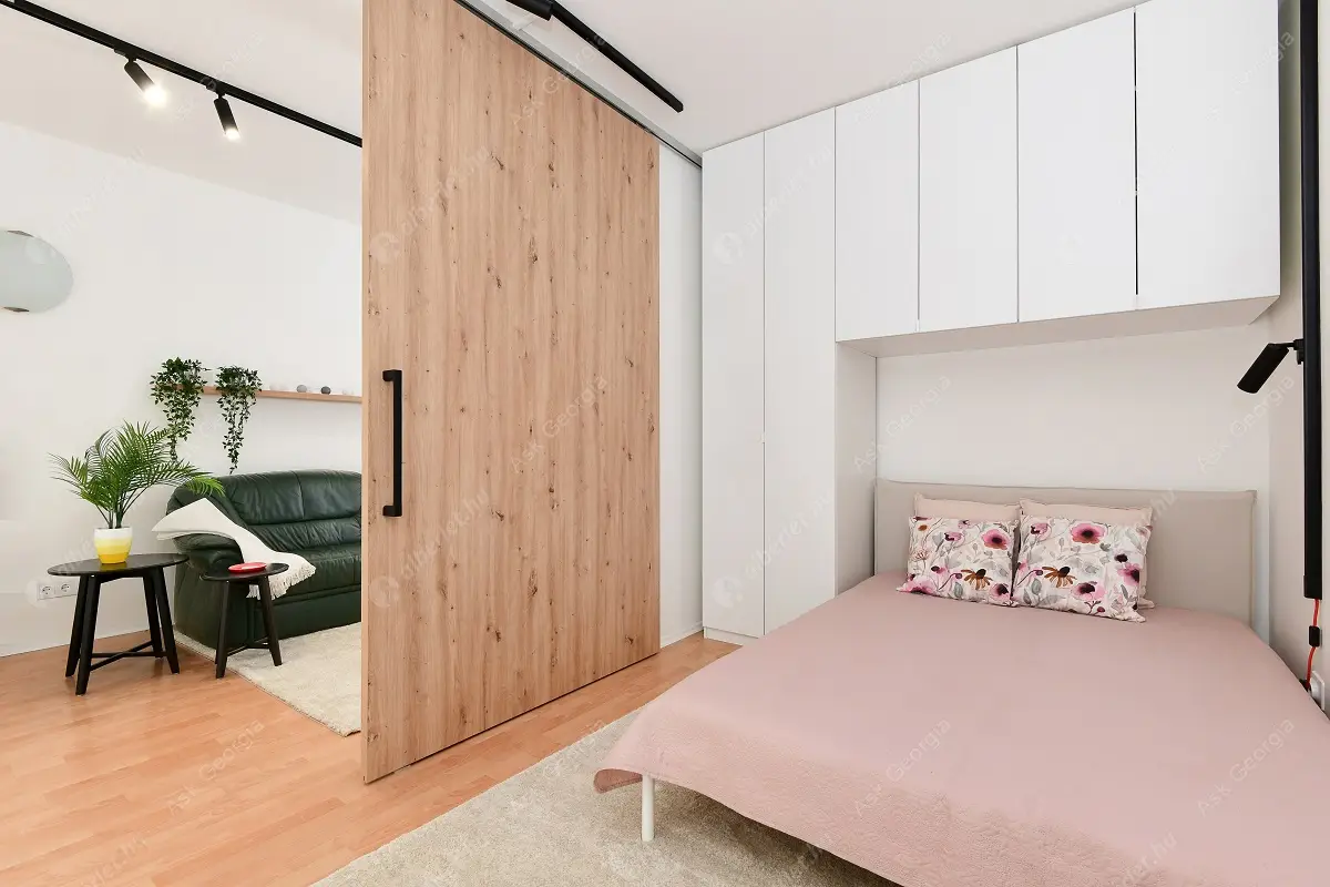 Kiadó albérlet 290000 Ft/hó áron: Budapest, VII. kerület  Dob utca. Mérete: 40 nm, 1 szobás | Alberlet.hu - 6394109