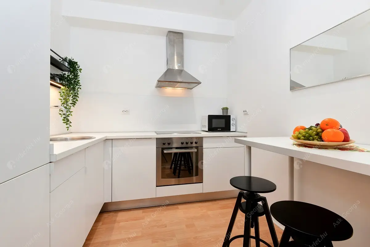 Kiadó albérlet 290000 Ft/hó áron: Budapest, VII. kerület  Dob utca. Mérete: 40 nm, 1 szobás | Alberlet.hu - 6394111