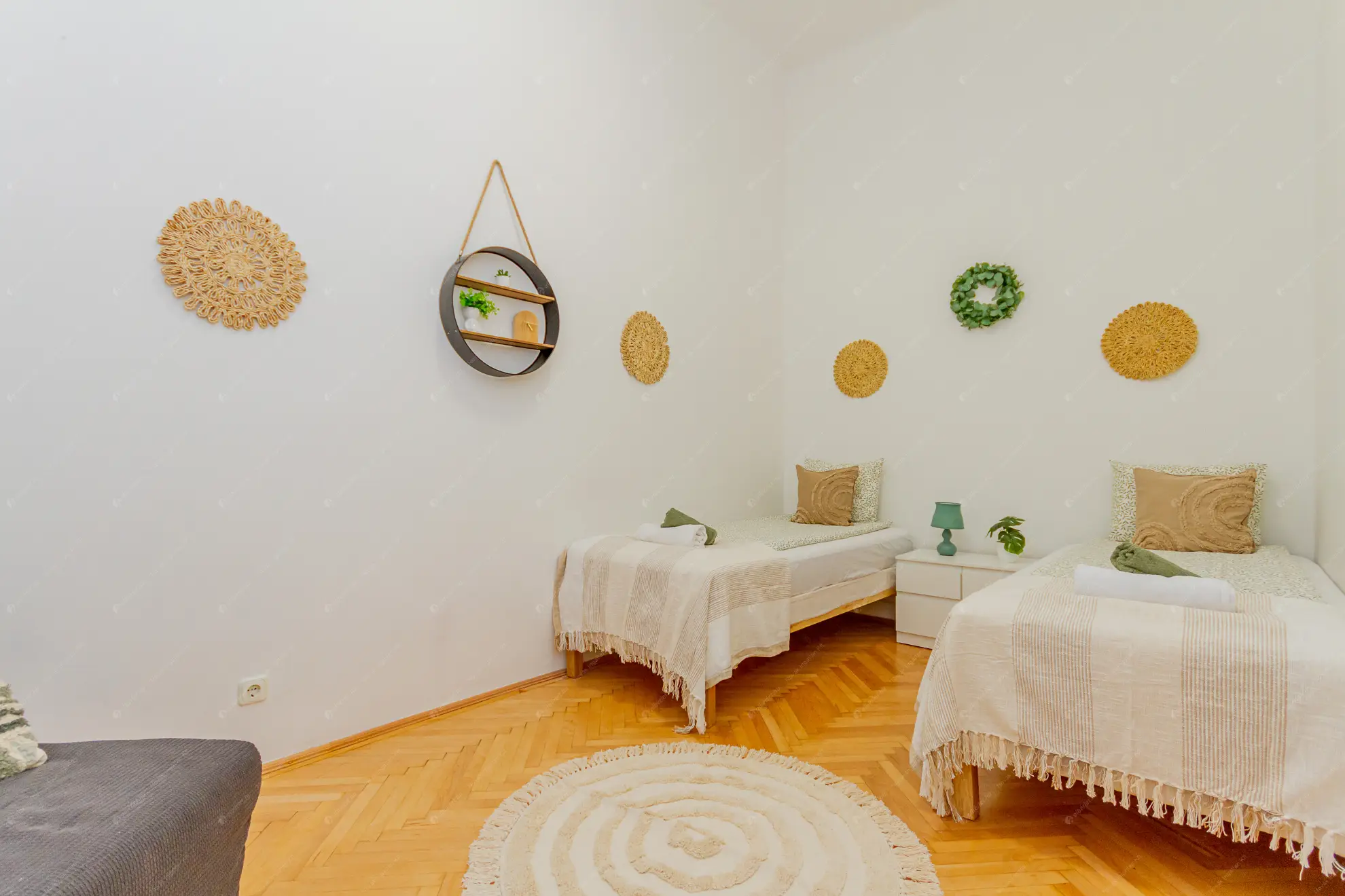 Kiadó albérlet 259000 Ft/hó áron: Budapest, VII. kerület  Dob utca. Mérete: 41 nm, 2 szobás | Alberlet.hu - 6575204