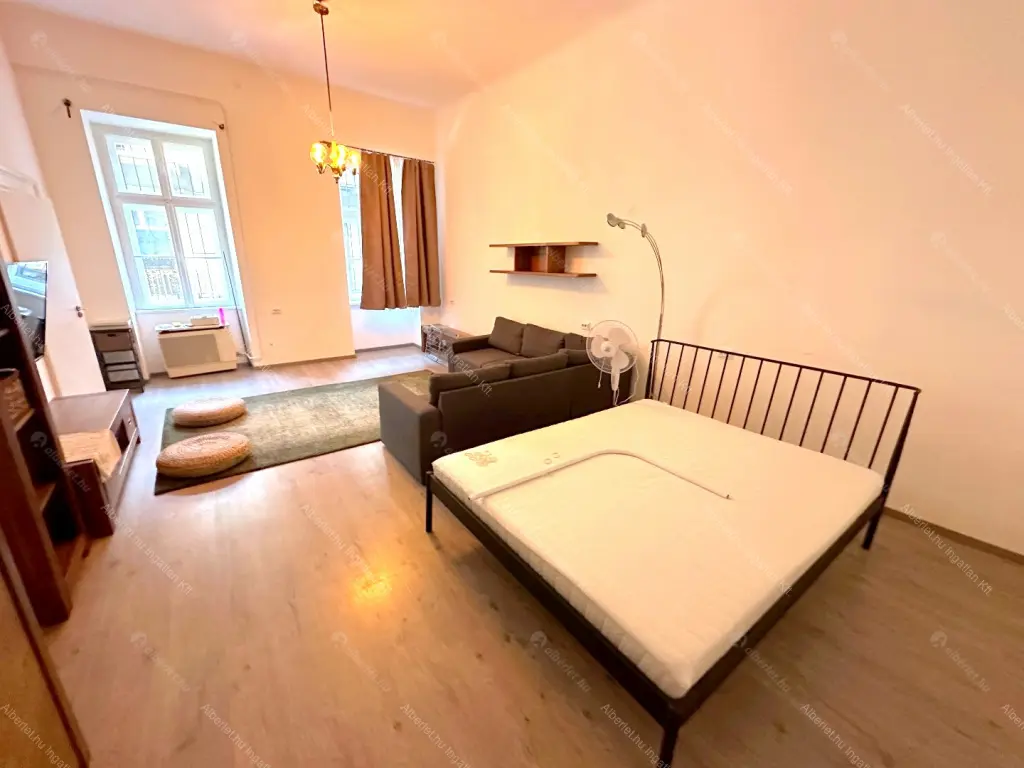 Kiadó albérlet 200000 Ft/hó áron: Budapest, VII. kerület  Dob utca. Mérete: 46 nm, 1 szobás | Alberlet.hu - 6644293