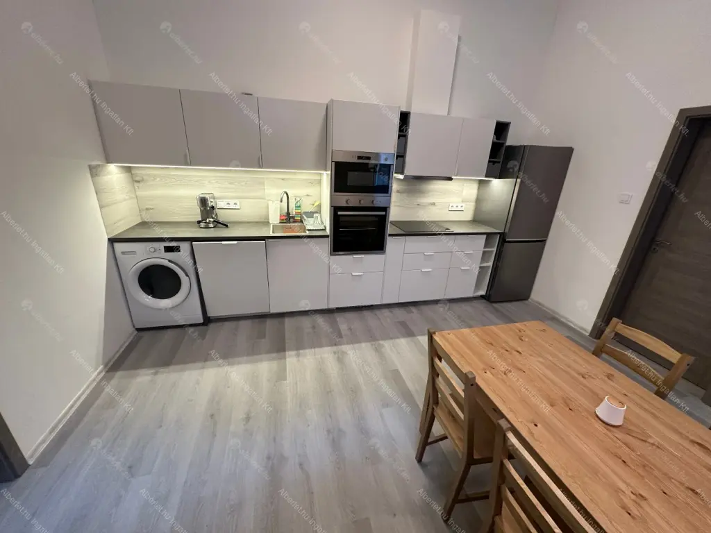 Kiadó albérlet 320000 Ft/hó áron: Budapest, VII. kerület  Dob utca. Mérete: 50 nm, 2 szobás | Alberlet.hu - 6681797