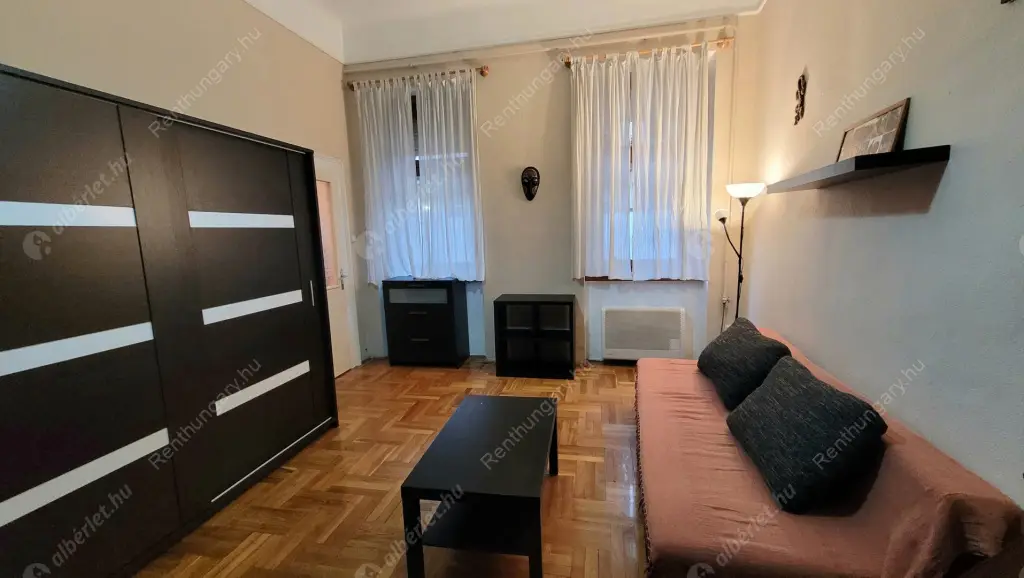 Kiadó albérlet 190000 Ft/hó áron: Budapest, VII. kerület  Dohány utca. Mérete: 30 nm, 1 szobás | Alberlet.hu - 6599944