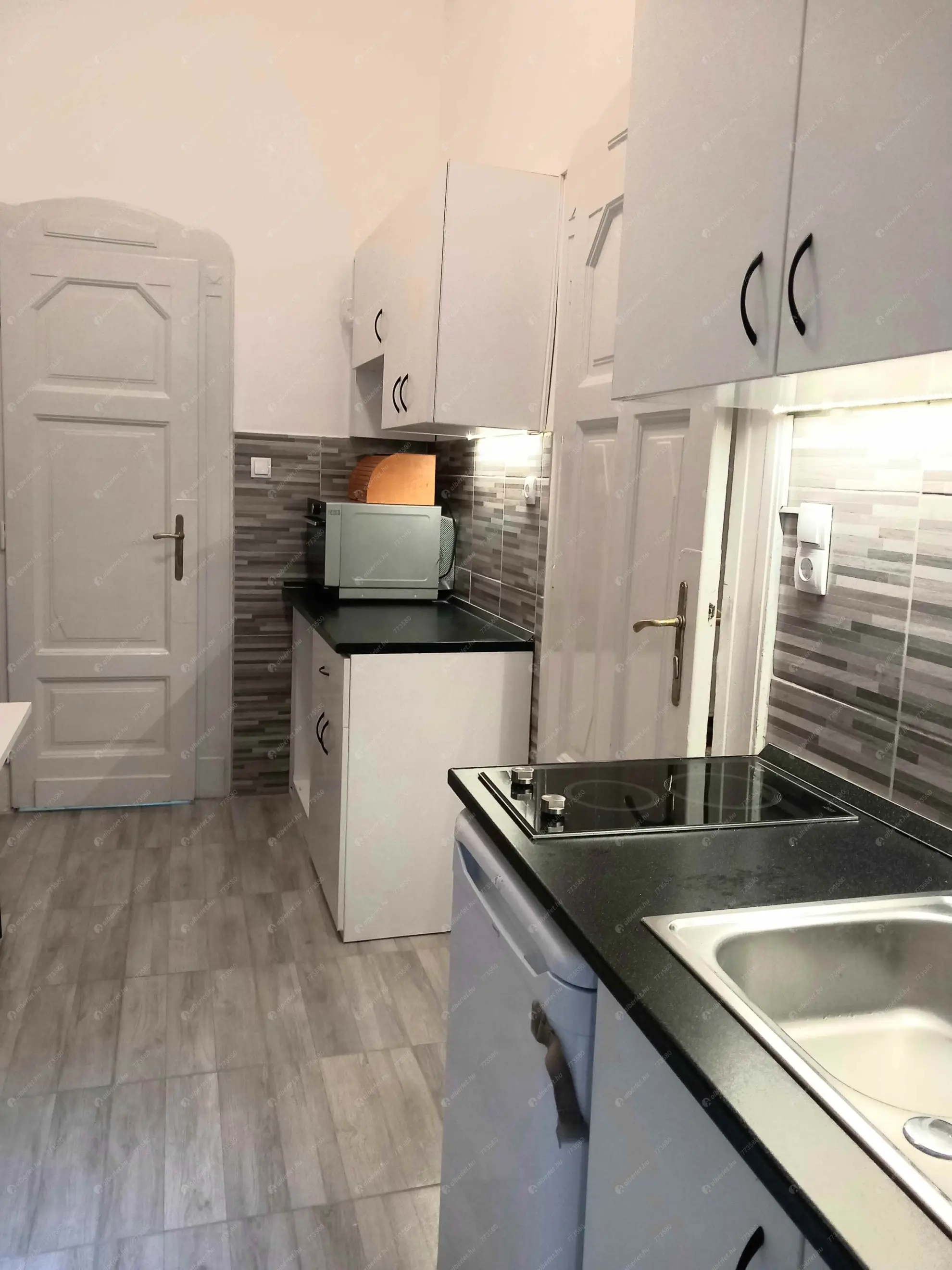 Kiadó albérlet 170000 Ft/hó áron: Budapest, VII. kerület  Dohány utca. Mérete: 30 nm, 1 szobás | Alberlet.hu - 6633520