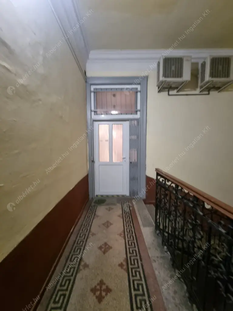 Kiadó albérlet 220000 Ft/hó áron: Budapest, VII. kerület  Dohány utca. Mérete: 36 nm, 1 szobás | Alberlet.hu - 6625708