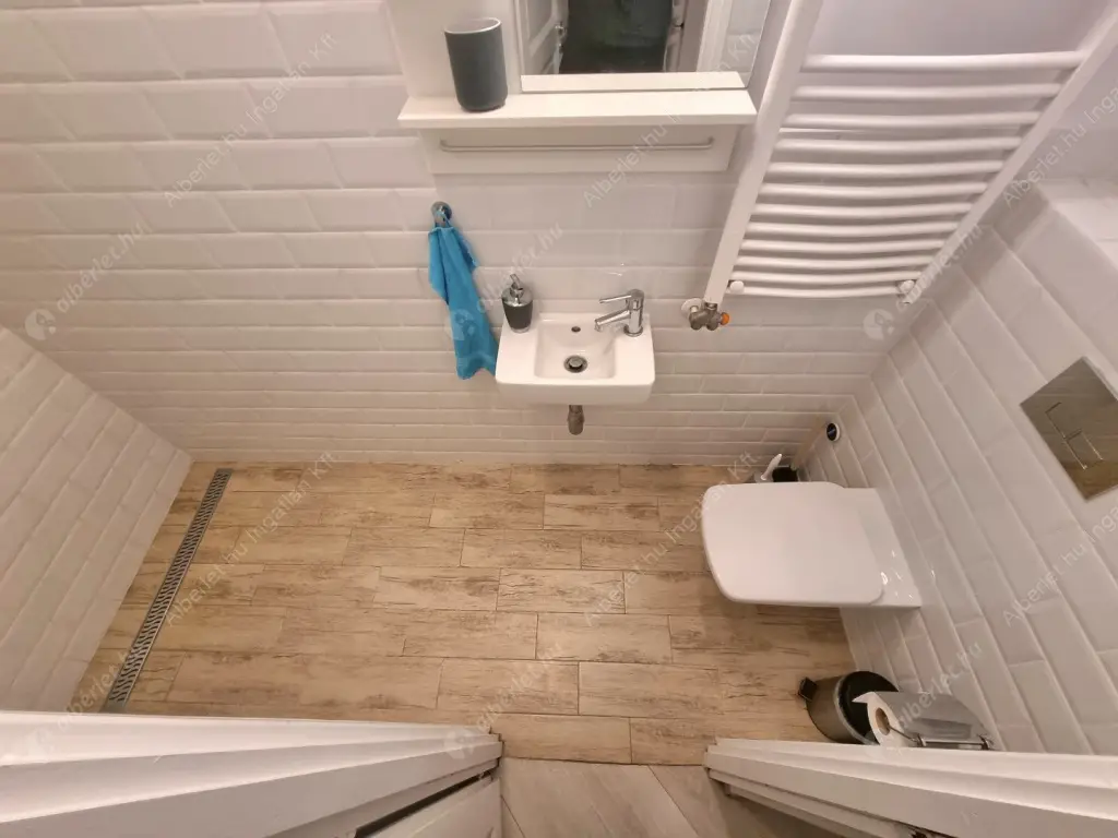 Kiadó albérlet 220000 Ft/hó áron: Budapest, VII. kerület  Dohány utca. Mérete: 36 nm, 1 szobás | Alberlet.hu - 6636192