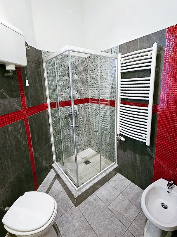 Kiadó albérlet 200000 Ft/hó áron: Budapest, VII. kerület  Dohány utca. Mérete: 37 nm, 1 szobás | Alberlet.hu - 6699046