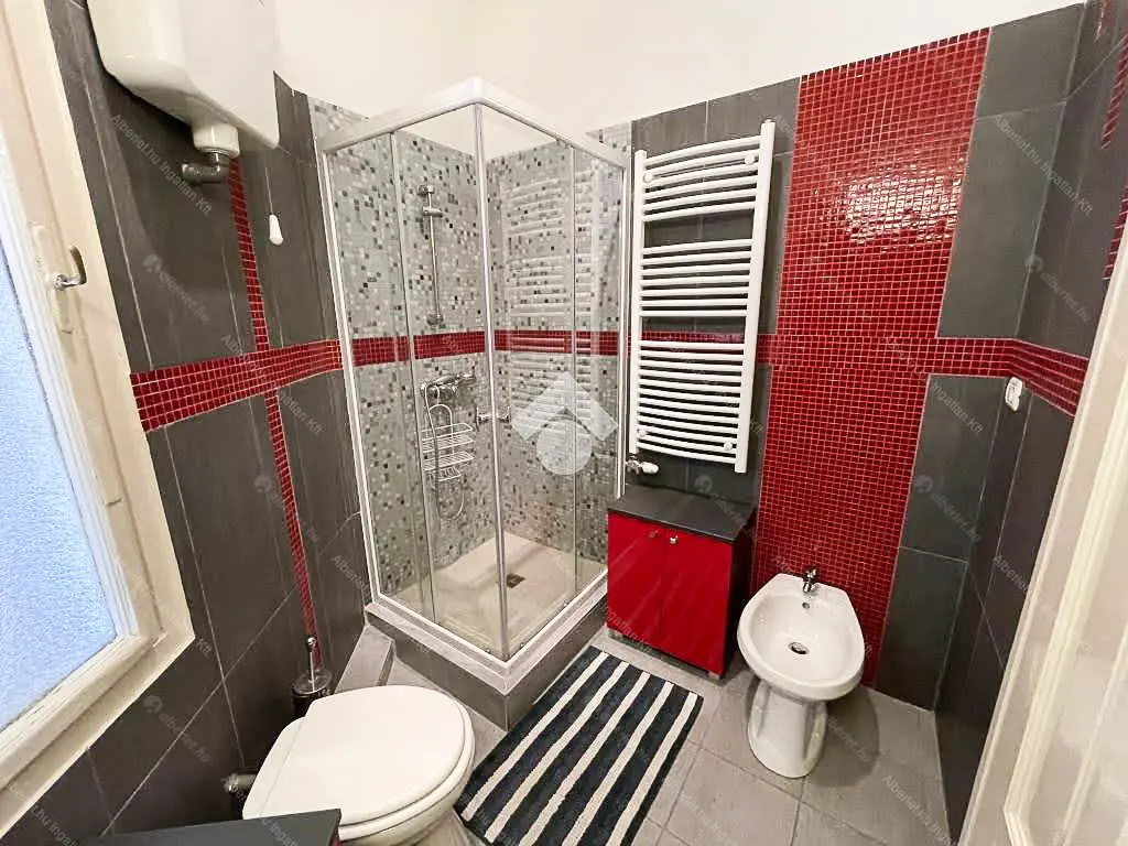 Kiadó albérlet 200000 Ft/hó áron: Budapest, VII. kerület  Dohány utca. Mérete: 37 nm, 1 szobás | Alberlet.hu - 6703658