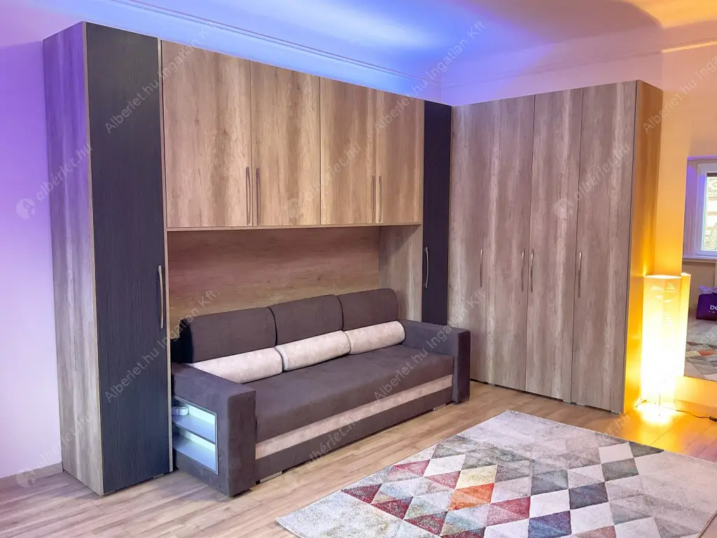 Kiadó albérlet 240000 Ft/hó áron: Budapest, VII. kerület  Dohány utca. Mérete: 38 nm, 1 szobás | Alberlet.hu - 6525127