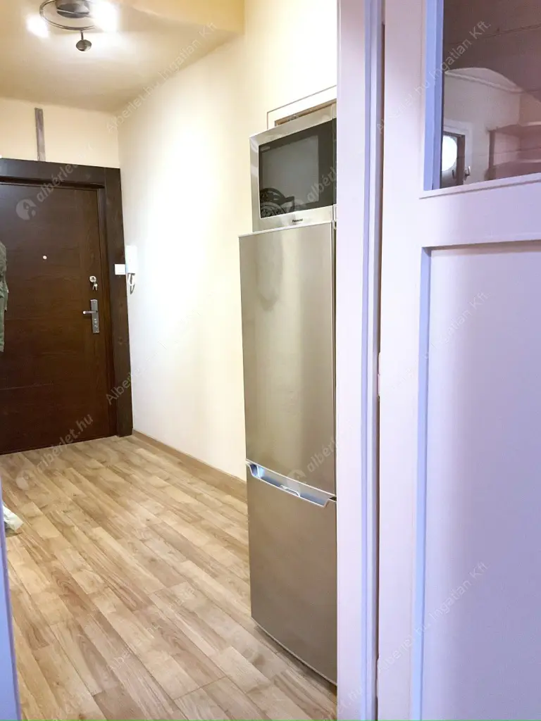 Kiadó albérlet 240000 Ft/hó áron: Budapest, VII. kerület  Dohány utca. Mérete: 38 nm, 1 szobás | Alberlet.hu - 6525131