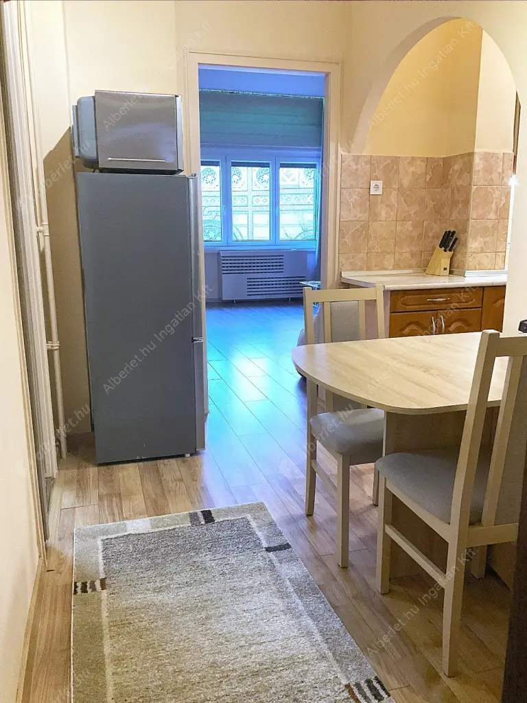 Kiadó albérlet 240000 Ft/hó áron: Budapest, VII. kerület  Dohány utca. Mérete: 38 nm, 1 szobás | Alberlet.hu - 6525133