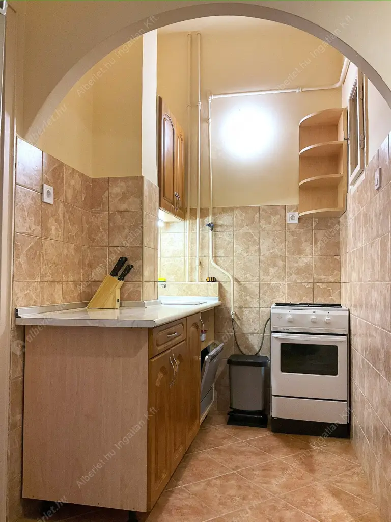 Kiadó albérlet 240000 Ft/hó áron: Budapest, VII. kerület  Dohány utca. Mérete: 38 nm, 1 szobás | Alberlet.hu - 6525134