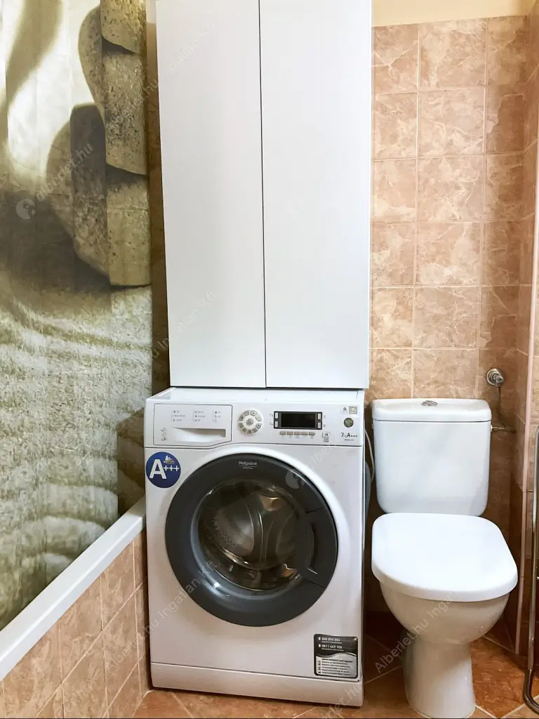 Kiadó albérlet 240000 Ft/hó áron: Budapest, VII. kerület  Dohány utca. Mérete: 38 nm, 1 szobás | Alberlet.hu - 6525136