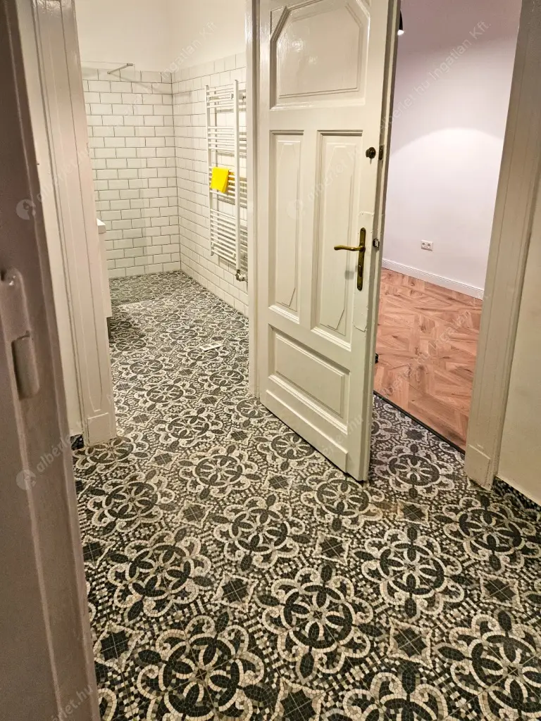 Kiadó albérlet 360000 Ft/hó áron: Budapest, VII. kerület  Dohány utca. Mérete: 63 nm, 3 szobás | Alberlet.hu - 6600594