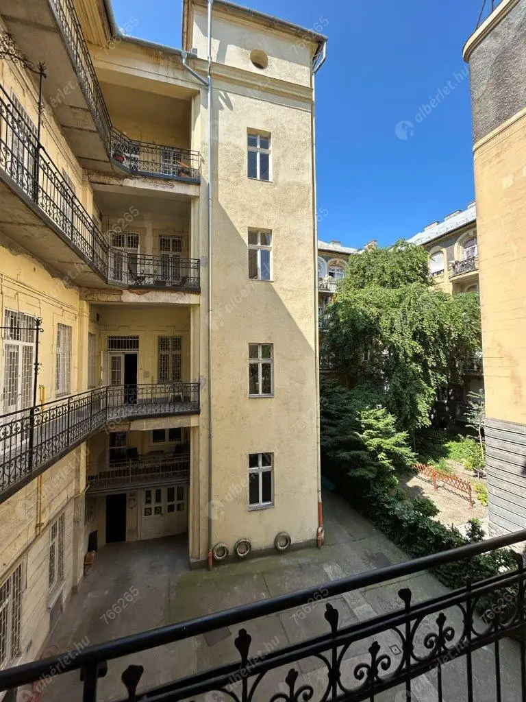 Kiadó albérlet 320000 Ft/hó áron: Budapest, VII. kerület  Dózsa György út. Mérete: 100 nm, 4 szobás | Alberlet.hu - 6621659