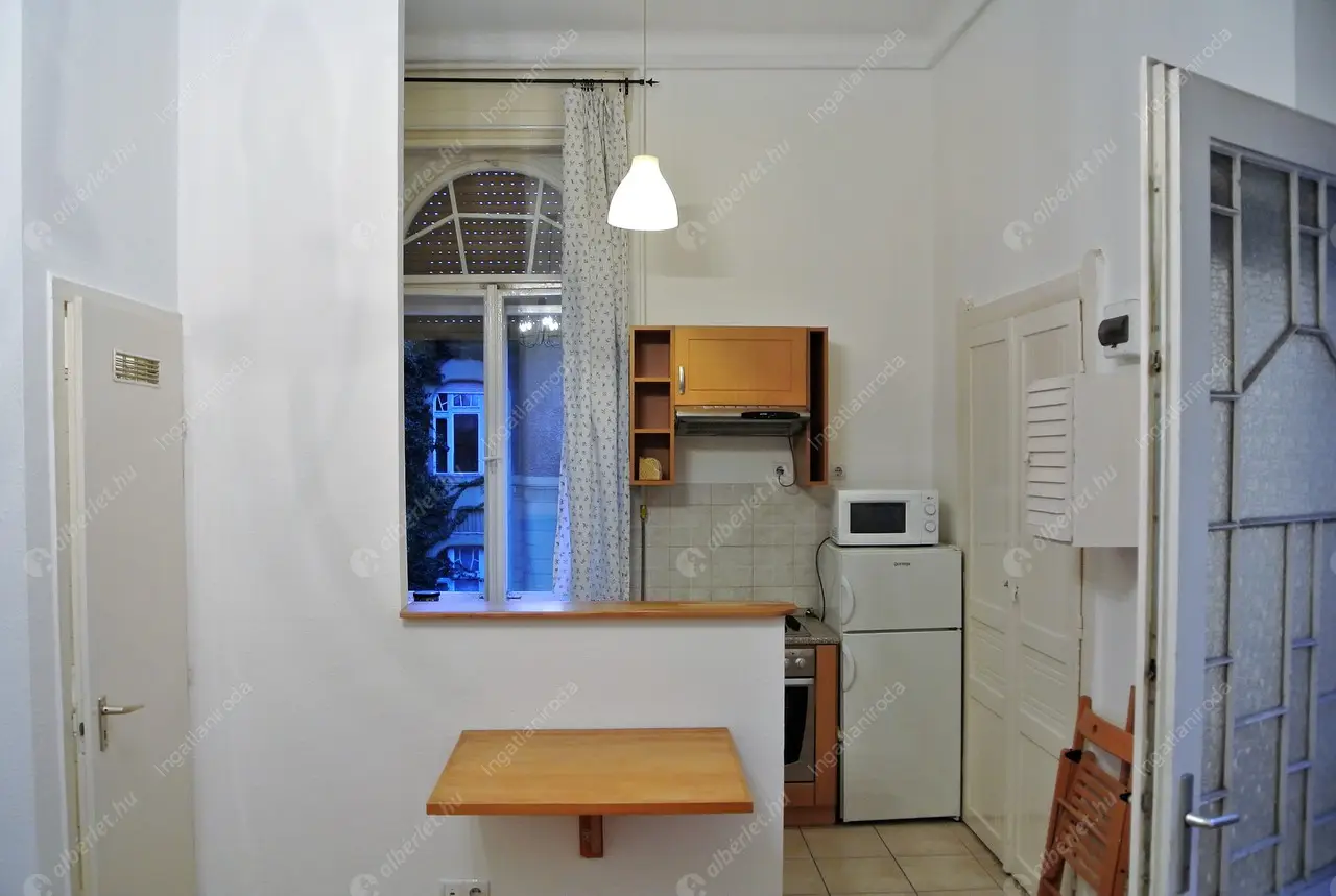 Kiadó albérlet 210000 Ft/hó áron: Budapest, VII. kerület  Dózsa György út. Mérete: 42 nm, 2 szobás | Alberlet.hu - 6547798