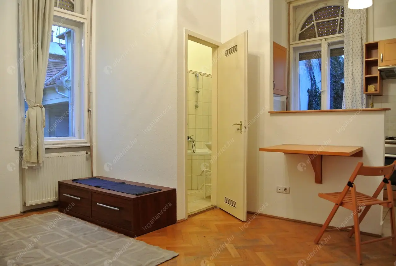 Kiadó albérlet 210000 Ft/hó áron: Budapest, VII. kerület  Dózsa György út. Mérete: 42 nm, 2 szobás | Alberlet.hu - 6547802