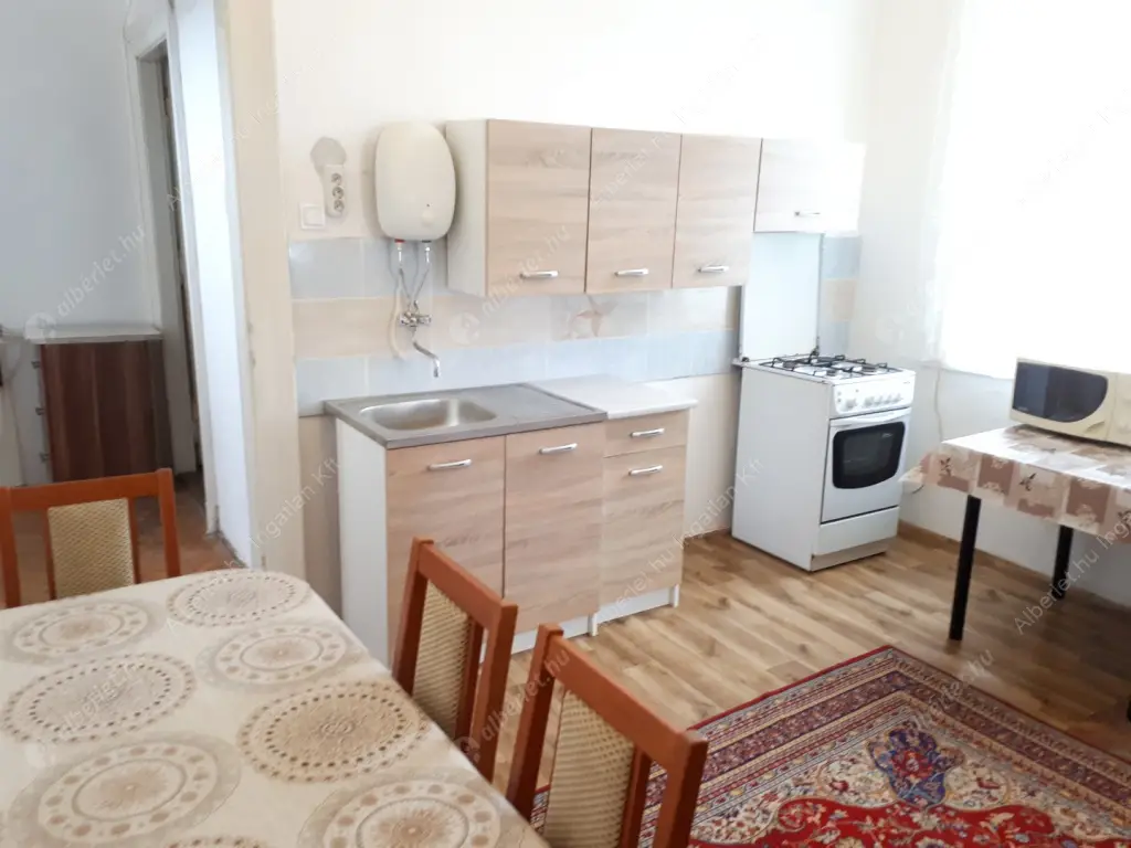 Kiadó albérlet 200000 Ft/hó áron: Budapest, VII. kerület  Dózsa György út. Mérete: 52 nm, 1 szobás | Alberlet.hu - 6518210