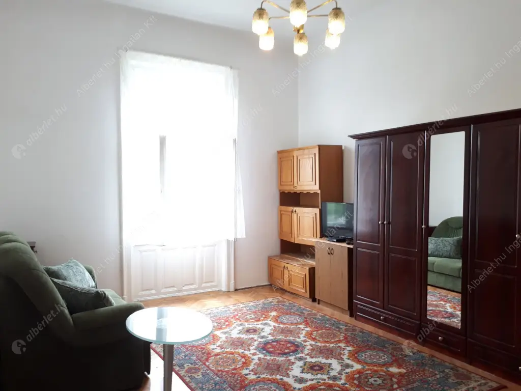 Kiadó albérlet 200000 Ft/hó áron: Budapest, VII. kerület  Dózsa György út. Mérete: 52 nm, 1 szobás | Alberlet.hu - 6518217