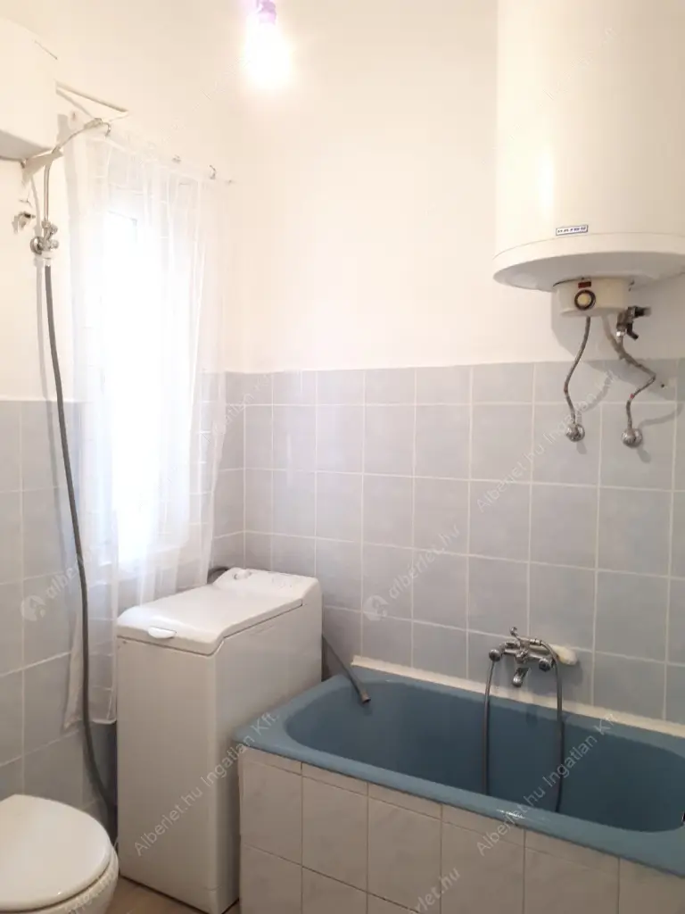 Kiadó albérlet 200000 Ft/hó áron: Budapest, VII. kerület  Dózsa György út. Mérete: 52 nm, 1 szobás | Alberlet.hu - 6518226