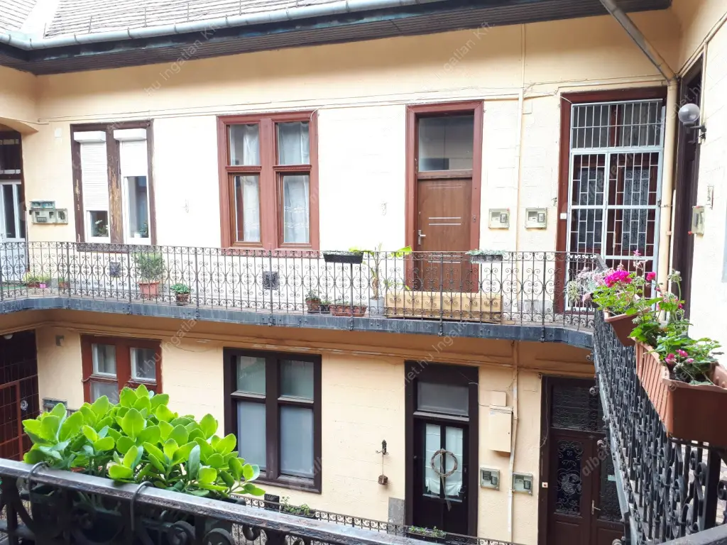 Kiadó albérlet 200000 Ft/hó áron: Budapest, VII. kerület  Dózsa György út. Mérete: 52 nm, 1 szobás | Alberlet.hu - 6518232