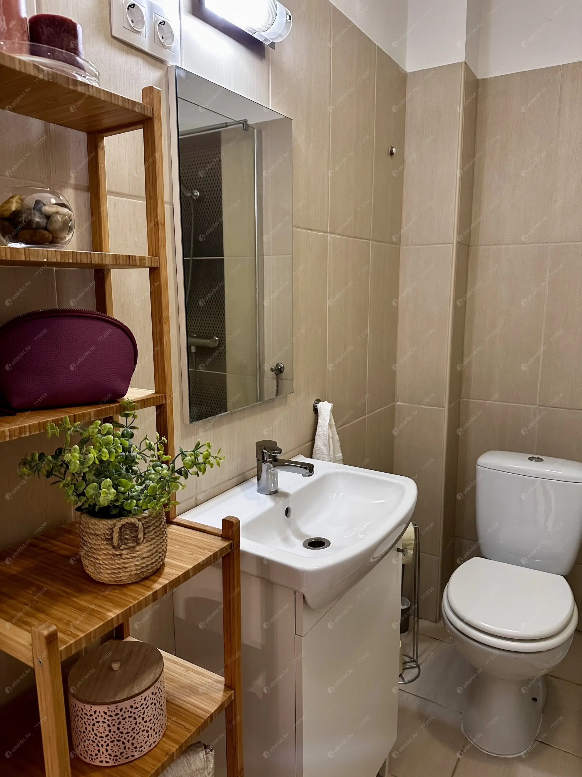 Kiadó albérlet 250000 Ft/hó áron: Budapest, VII. kerület   Erzsébet körút . Mérete: 36 nm, 1 szobás | Alberlet.hu - 6633164