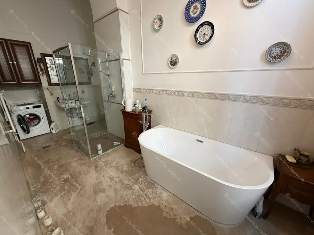 Kiadó albérlet 626000 Ft/hó áron: Budapest, VII. kerület  Erzsébet körút. Mérete: 150 nm, 4 szobás | Alberlet.hu - 6670995