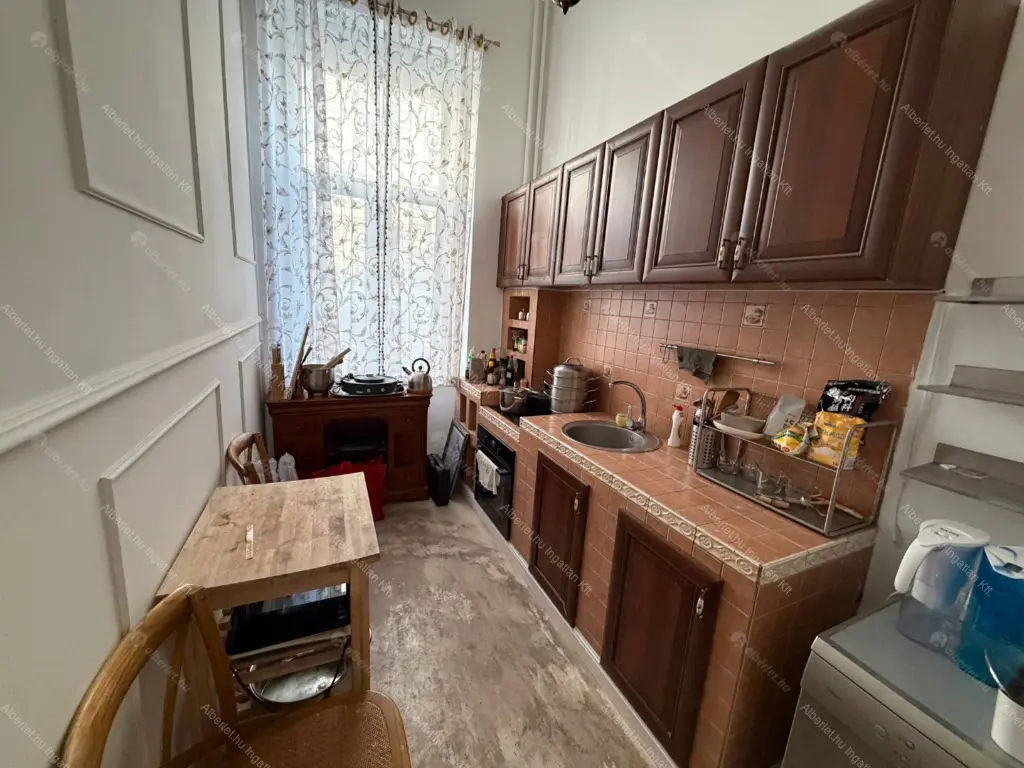 Kiadó albérlet 626000 Ft/hó áron: Budapest, VII. kerület  Erzsébet körút. Mérete: 150 nm, 4 szobás | Alberlet.hu - 6670997