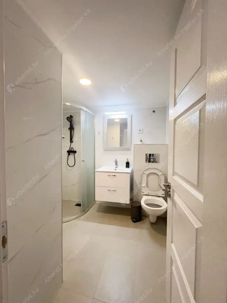 Kiadó albérlet 183000 Ft/hó áron: Budapest, VII. kerület  Erzsébet körút. Mérete: 26 nm, 1 szobás | Alberlet.hu - 6598430