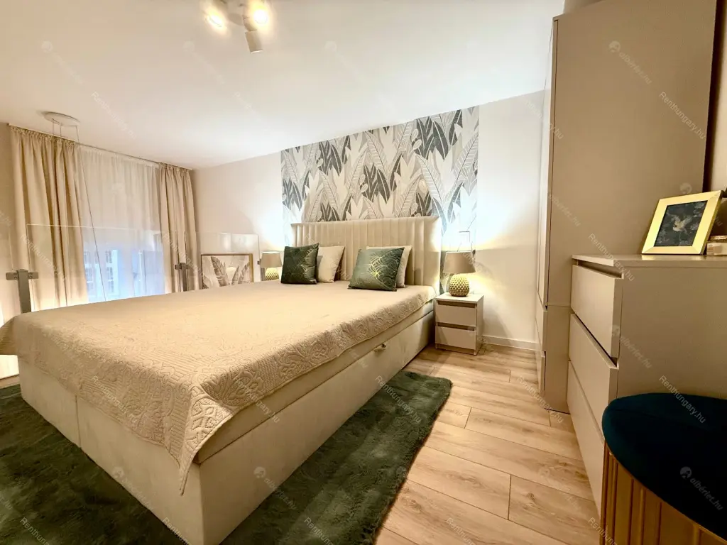 Kiadó albérlet 250000 Ft/hó áron: Budapest, VII. kerület  Erzsébet körút. Mérete: 29 nm, 1 szobás | Alberlet.hu - 6654321