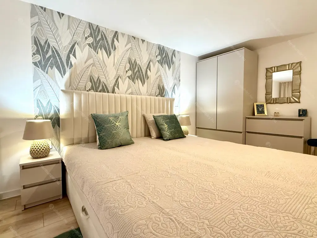 Kiadó albérlet 250000 Ft/hó áron: Budapest, VII. kerület  Erzsébet körút. Mérete: 29 nm, 1 szobás | Alberlet.hu - 6654322